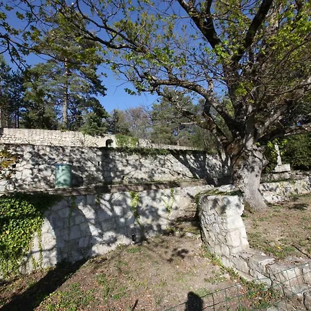 Les Terrasses Du Soleil Bed and Breakfast