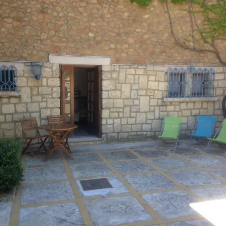 Les Terrasses Du Soleil Bed and Breakfast