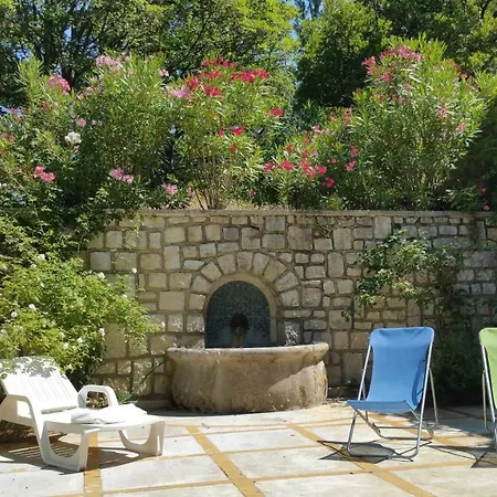 Les Terrasses Du Soleil Bed and Breakfast